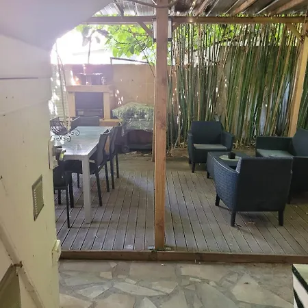 Joli Rez De Jardin Lägenhet