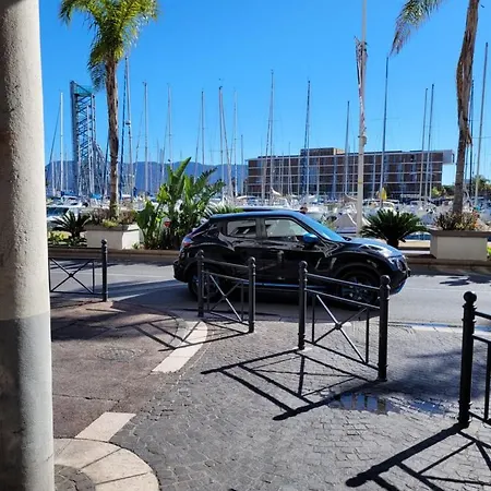 Joli Rez De Jardin * لا سين سور مير