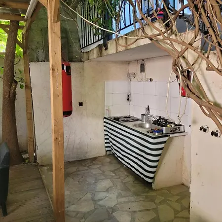 Joli Rez De Jardin La Seyne-sur-Mer