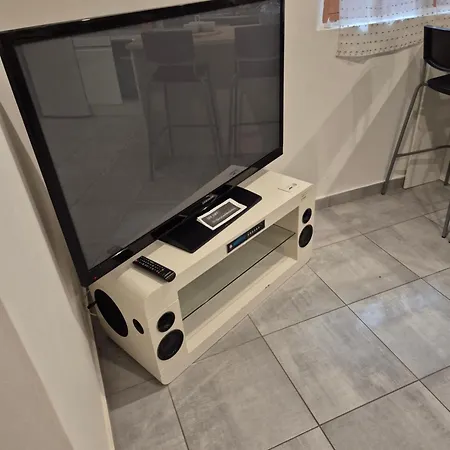شقة Joli Rez De Jardin *